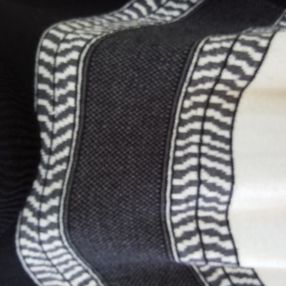 Old Navy (2016) Soft Warm Cowl Neck Poncho Sweater (XL-XXL) - Picture 5 of 11